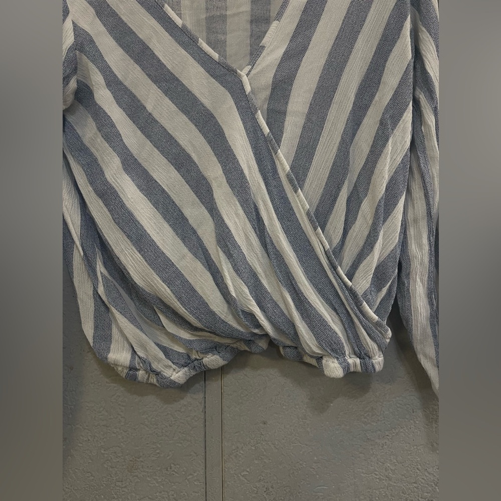 Rebellion - cropped long sleeve top - Picture 4 of 4